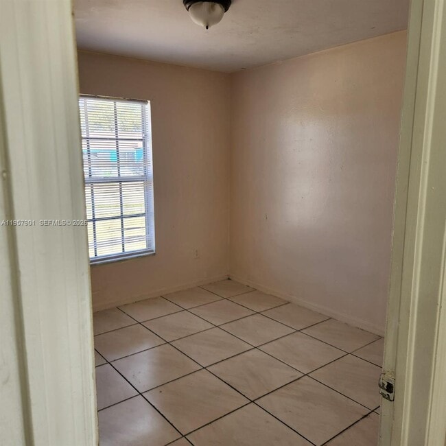 Building Photo - 3241 Willin St