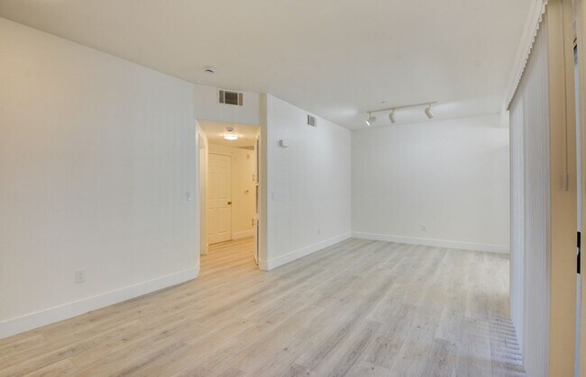 Building Photo - Completely updated and remodeled bottom-fl...