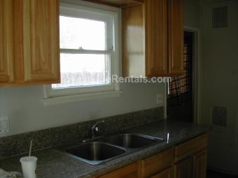 Building Photo - 654 Loranne Ave