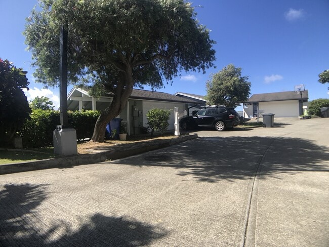 Building Photo - Kaimuki Wilhemina Rise gated home! Spectacular ocean views, garage parking.