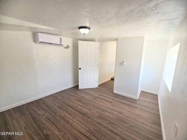 Building Photo - 363 Ontiveros St