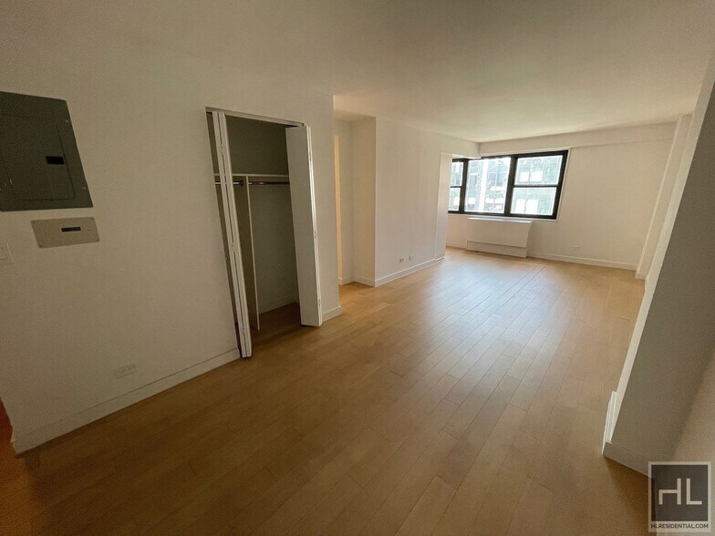 Building Photo - East 39th Street