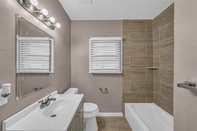 Building Photo - 4102 Ave N Ursuline St