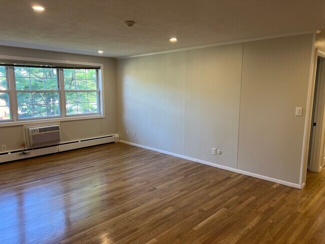 Building Photo - 4 Tara Dr