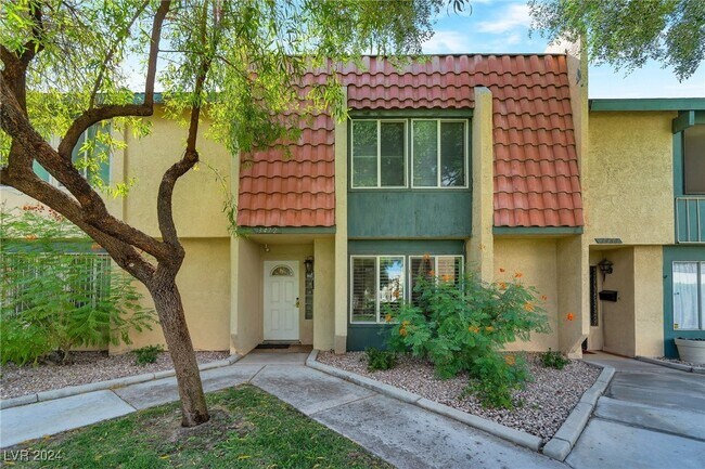 Primary Photo - 3472 Townhouse Dr