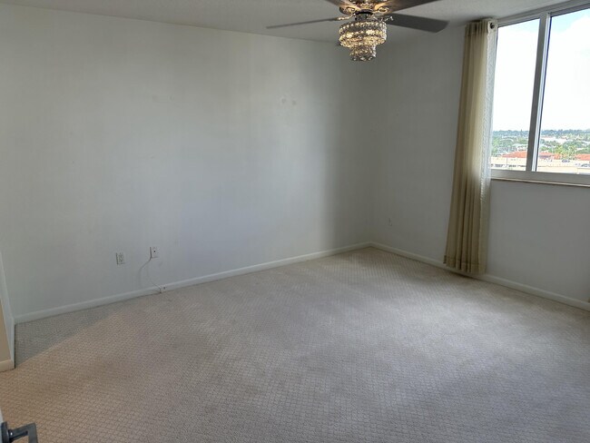 Building Photo - 1551 N Flagler Dr