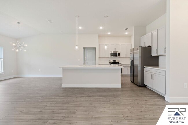 Building Photo - 59 Breeze Hill Ln