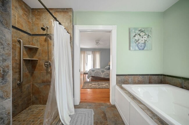 Building Photo - Spacious 3BR House in Tarboro