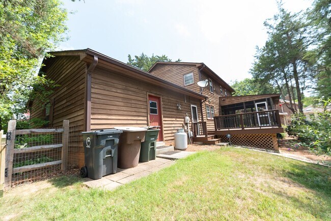 Building Photo - 5517 Robinridge Rd