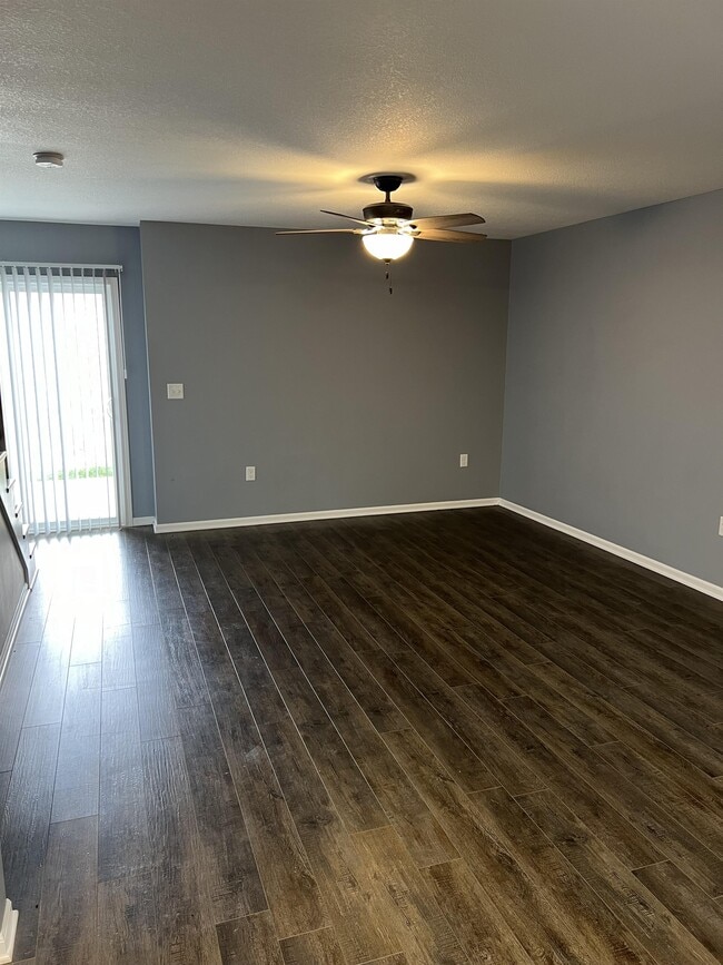 Building Photo - 891 W Gay St