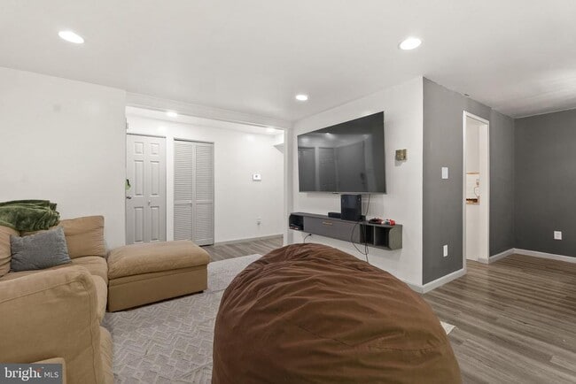 Building Photo - 3352 Huntley Sq Dr