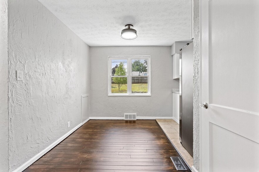 Building Photo - 110 S Bromfield Rd