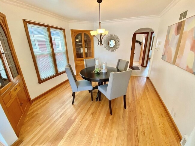 Building Photo - 2787 N Sholes Ave