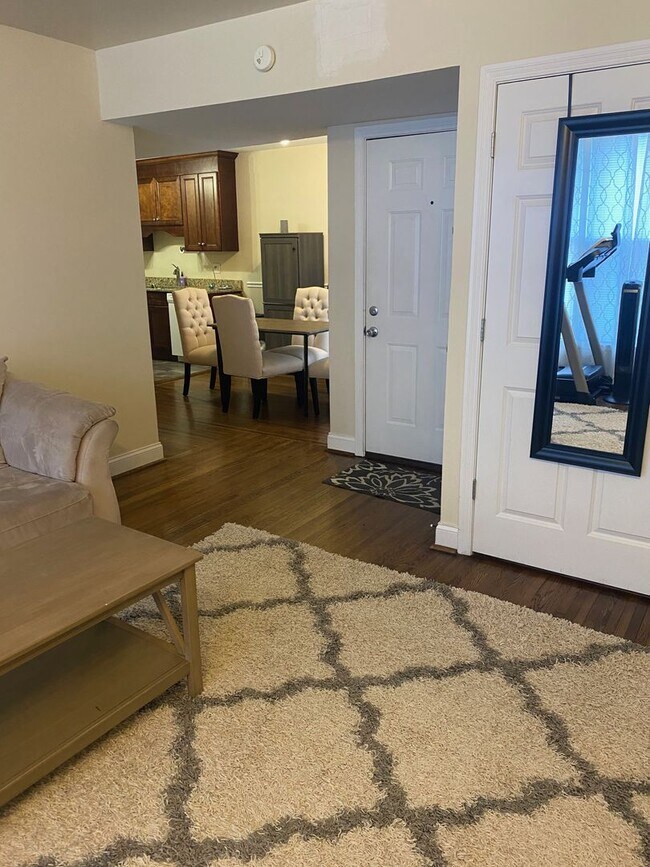 Building Photo - 246 White Bridge Pike