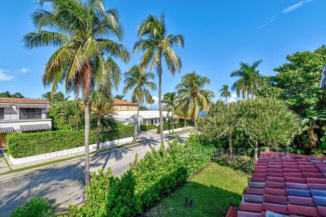 Building Photo - 194 Almeria Rd