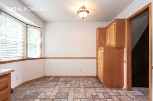 Building Photo - 9305 W 82nd St