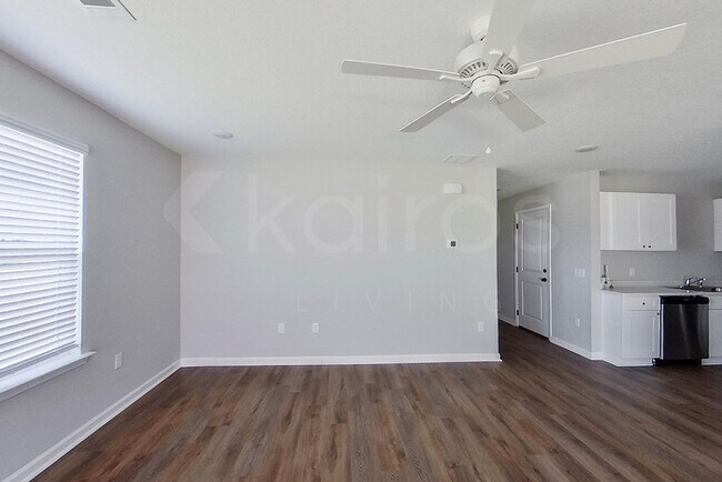 Building Photo - 10 Camper Cir