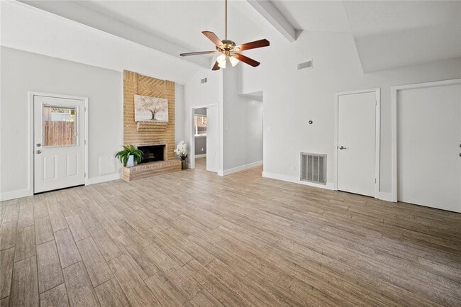 Building Photo - 3006 Sherborne St