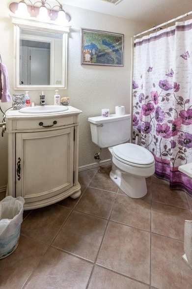 Building Photo - 2434 W Lompoc Ave