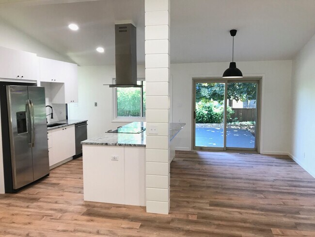 Building Photo - 4 Bed 2 Bath Home in South Boulder!