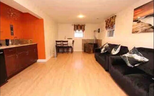 Building Photo - 449 Jensen Rd