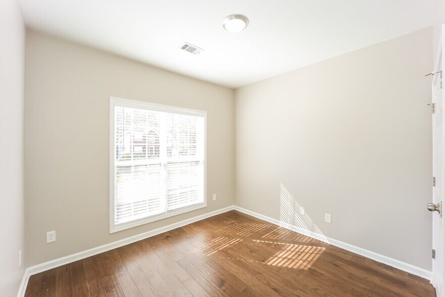 Building Photo - 116 Freeman Forest Dr