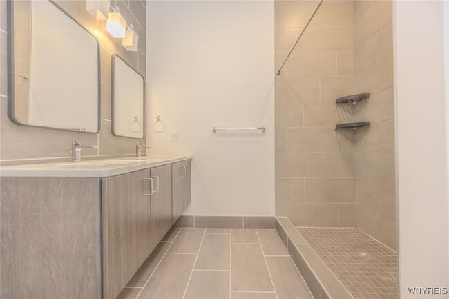 Building Photo - 1020 Elmwood Ave