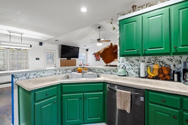 Building Photo - 520 Bryson Trail