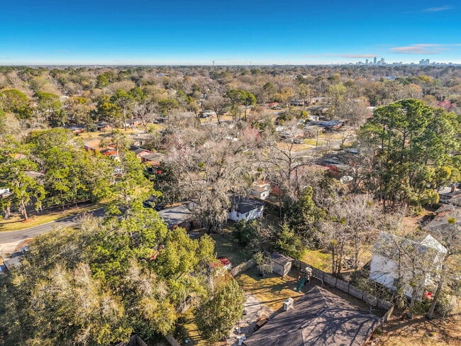 Building Photo - 5330 Quan Dr