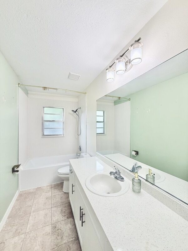 Building Photo - 1521 13th St W