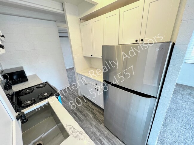 Building Photo - 2253 S 700 E