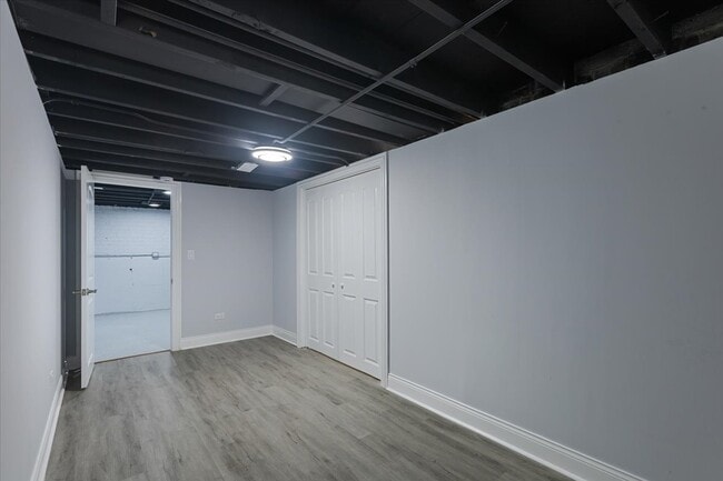 Building Photo - 9107 S Dante Ave