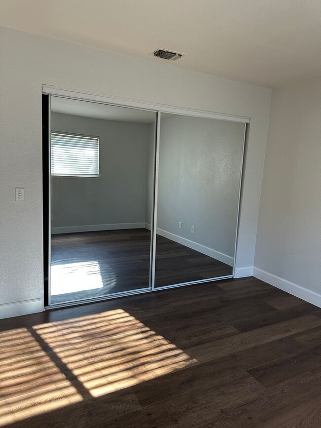 Building Photo - FOR RENT! Citrus Heights Home