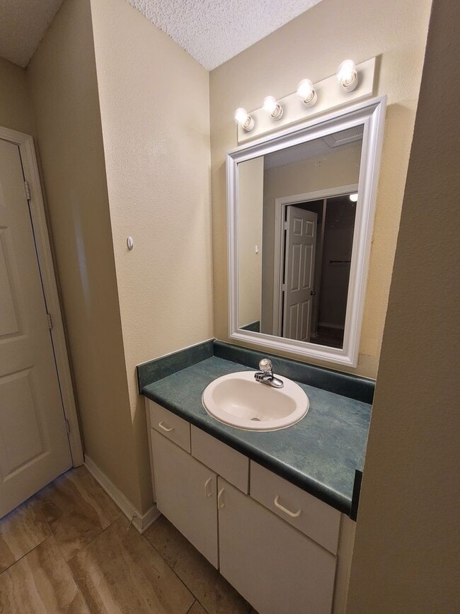 Building Photo - 8158 Heirloom Dr