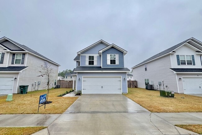 Building Photo - AVAILABLE NOW! (Pet Friendly)