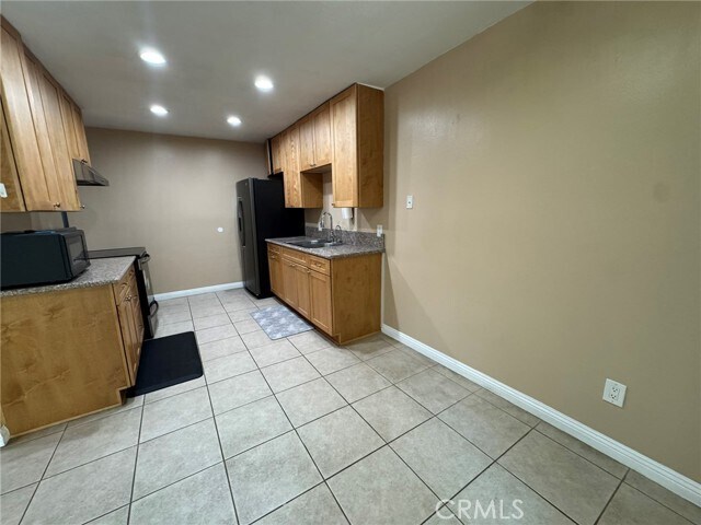 Building Photo - 23659 Golden Springs Dr