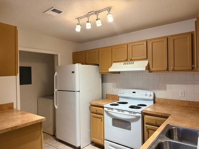 Building Photo - 7606 Pissarro Dr
