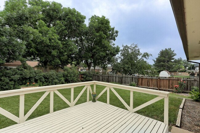 Building Photo - 2 Bedroom Ranch in Loveland with finished ...