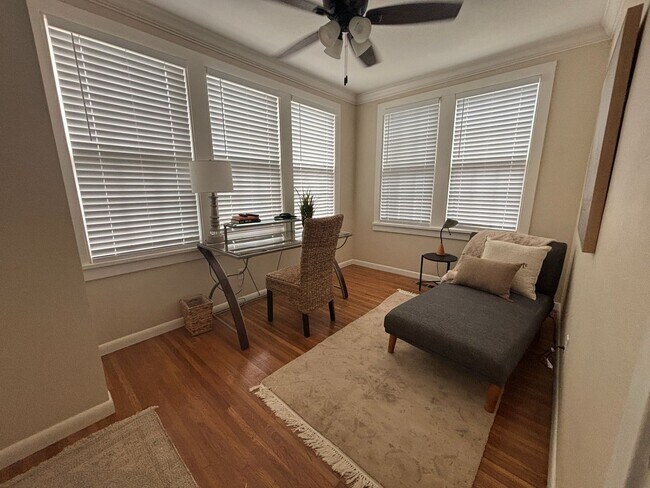 Building Photo - 217 Thayer St