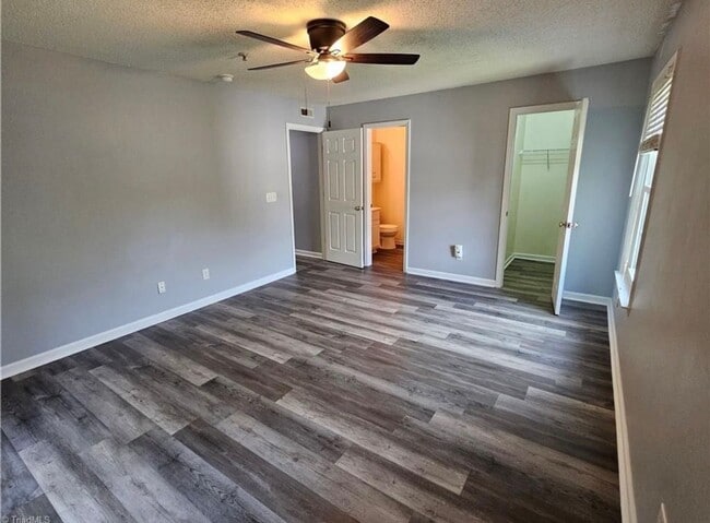 Building Photo - 2nd-level, 2-bedroom, 2-full bath condo