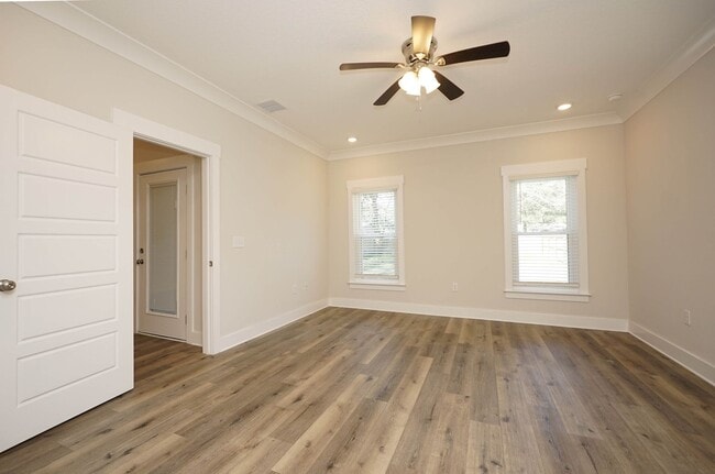 Building Photo - Four Bedroom Home