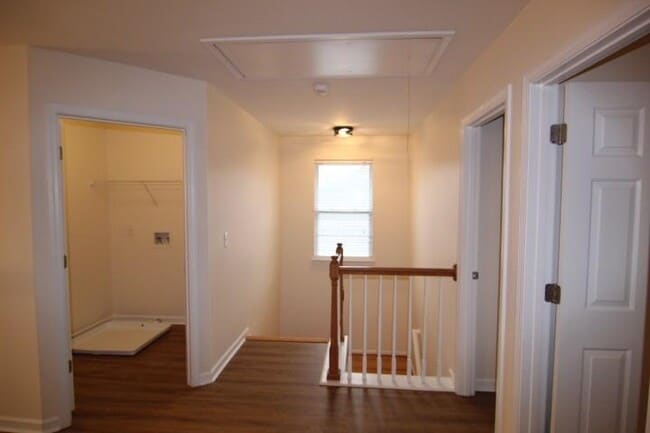 Building Photo - 700 Moonlight Way