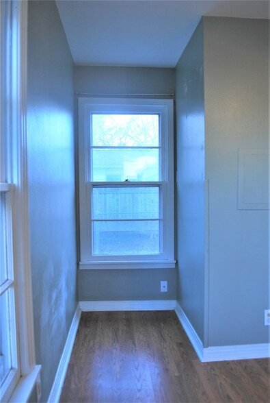 Building Photo - 1310 Coit St
