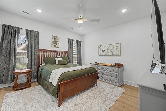 Building Photo - 20 Kentallen Ln