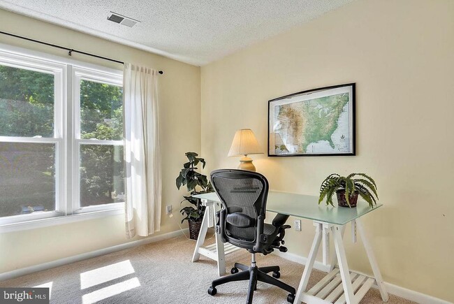 Building Photo - 1417 Newport Spring Ct