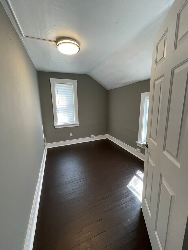 Building Photo - Single Family Home