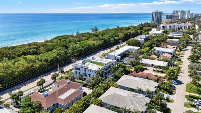 Building Photo - 425 N Ocean Blvd