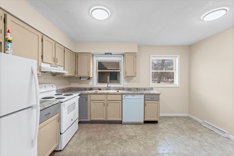 Building Photo - 615 E Colorado Ave