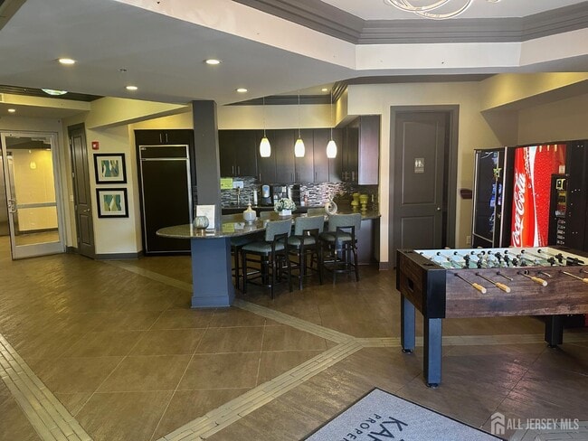 Building Photo - 88 Roosevelt Ave