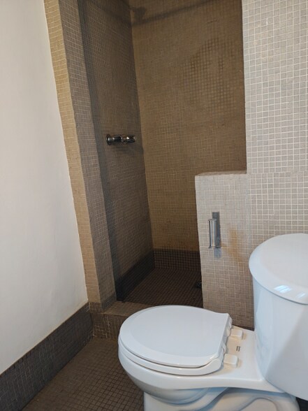 Building Photo - 250 3rd Ave